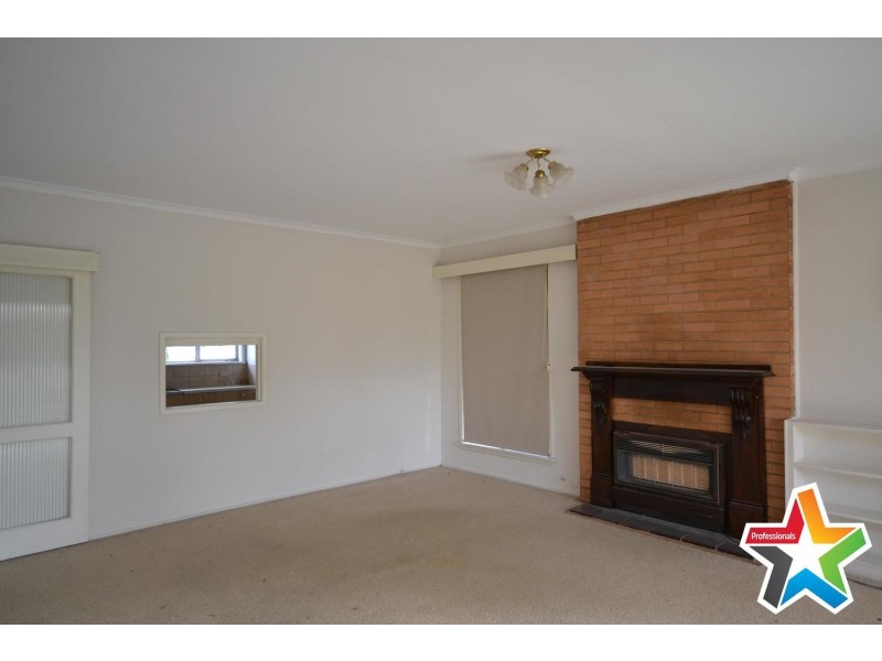 14 Charles Street, Mooroolbark VIC 3138