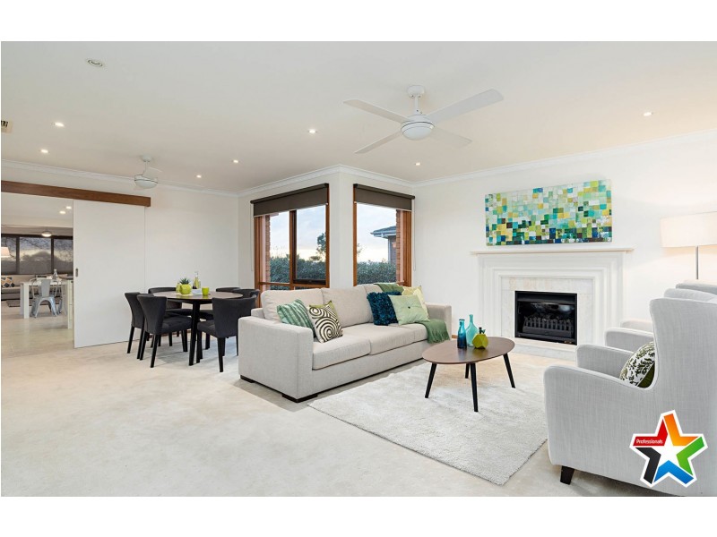 44 Kirkford Drive, Mooroolbark VIC 3138