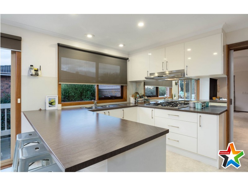 44 Kirkford Drive, Mooroolbark VIC 3138