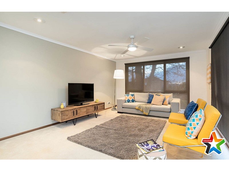 44 Kirkford Drive, Mooroolbark VIC 3138