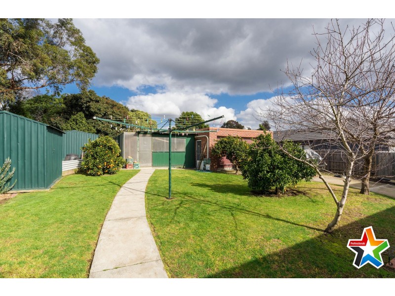 28 Songbird Avenue, Chirnside Park VIC 3116