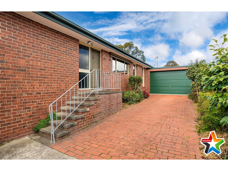 28 Songbird Avenue, Chirnside Park VIC 3116