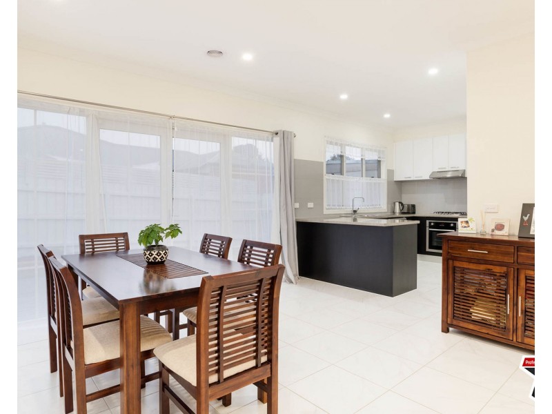 4 Nolan Avenue, Mooroolbark VIC 3138