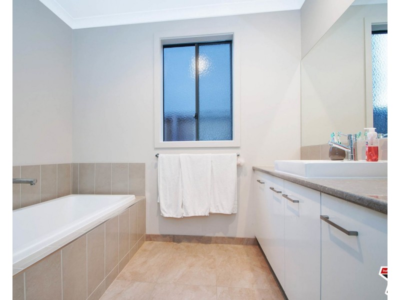 3 Botanica Drive, Chirnside Park VIC 3116