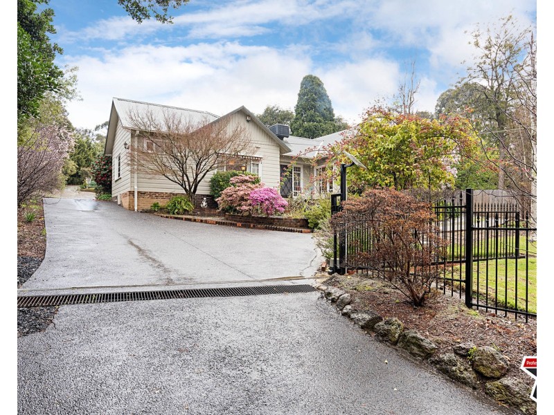 2 Rangeview Court, Croydon VIC 3136