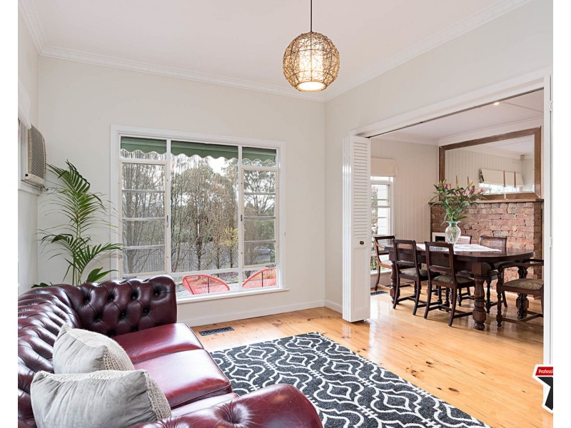 2 Rangeview Court, Croydon VIC 3136