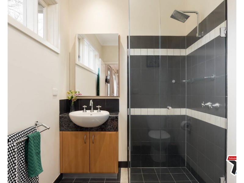 2 Rangeview Court, Croydon VIC 3136