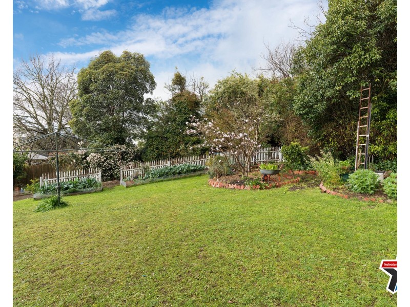 2 Rangeview Court, Croydon VIC 3136