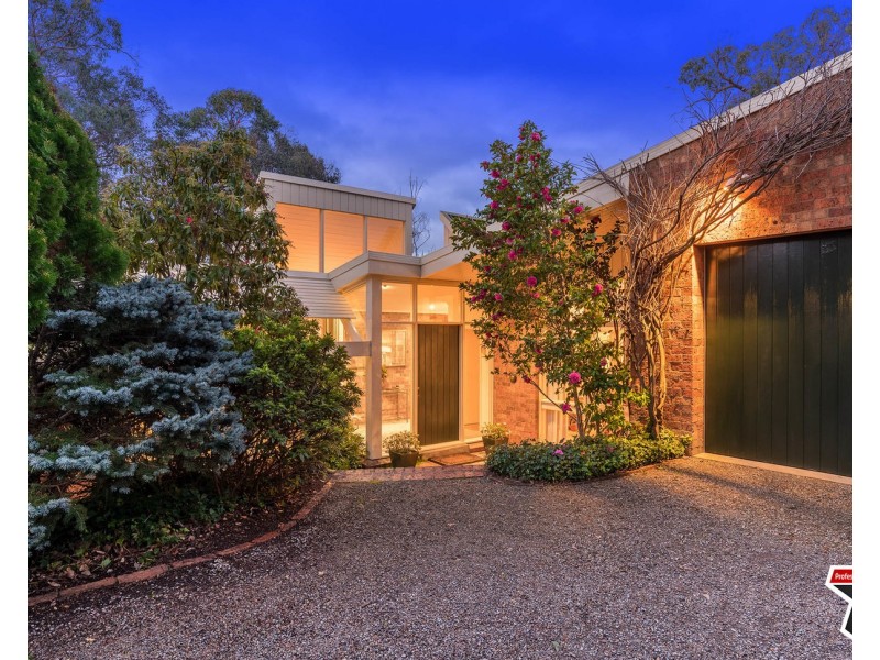 8 Mangans Road, Lilydale VIC 3140