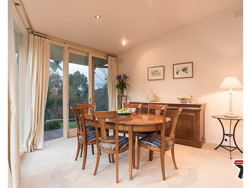 8 Mangans Road, Lilydale VIC 3140