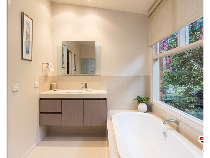 8 Mangans Road, Lilydale VIC 3140