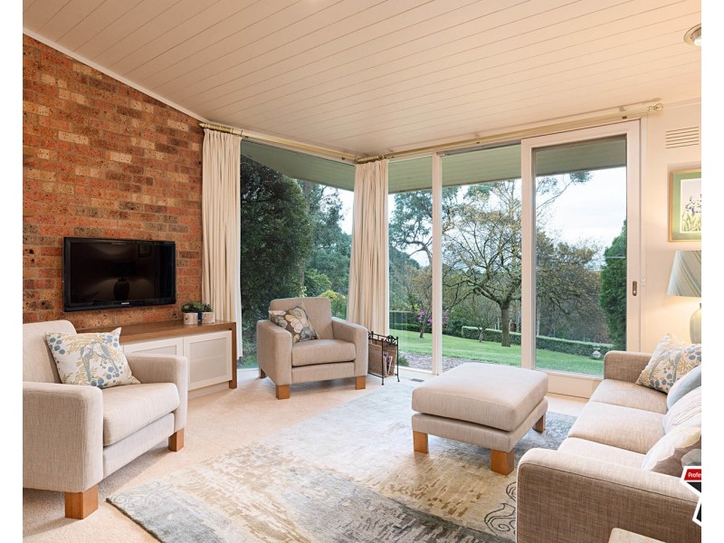 8 Mangans Road, Lilydale VIC 3140