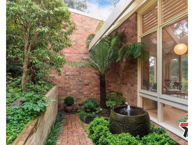 8 Mangans Road, Lilydale VIC 3140