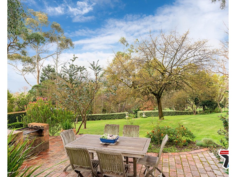 8 Mangans Road, Lilydale VIC 3140