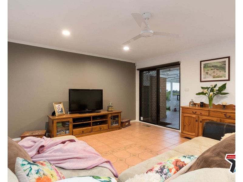 22 Cheriton Drive, Mooroolbark VIC 3138