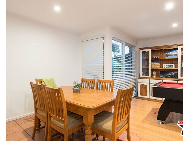 22 Cheriton Drive, Mooroolbark VIC 3138