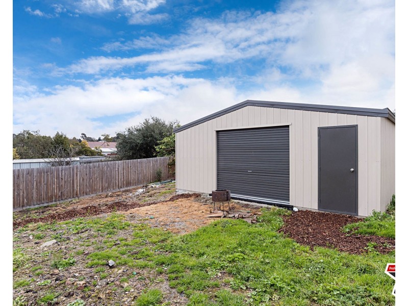 22 Cheriton Drive, Mooroolbark VIC 3138
