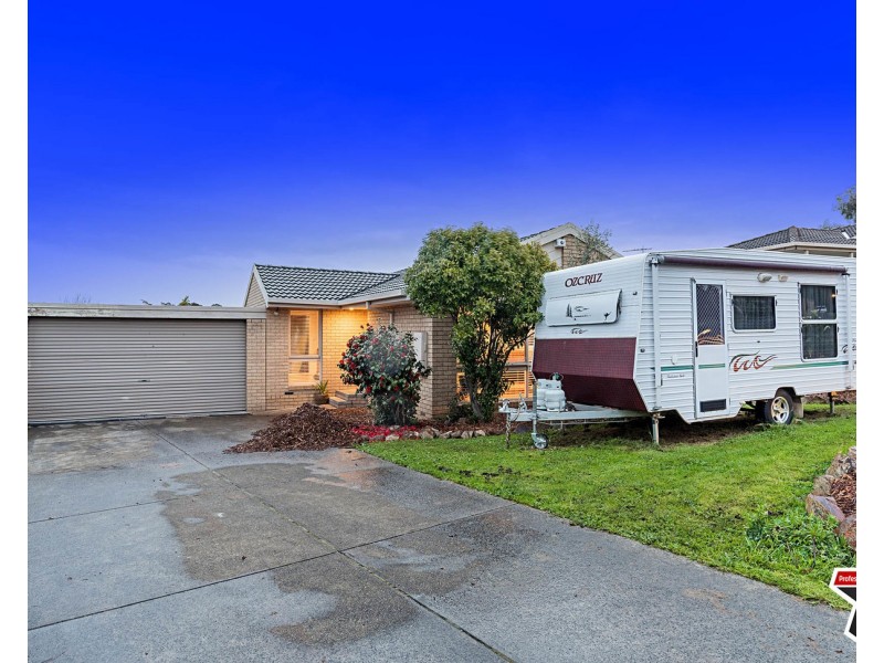 22 Cheriton Drive, Mooroolbark VIC 3138