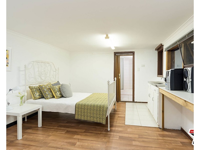 11 Bimbadeen Drive, Mooroolbark VIC 3138