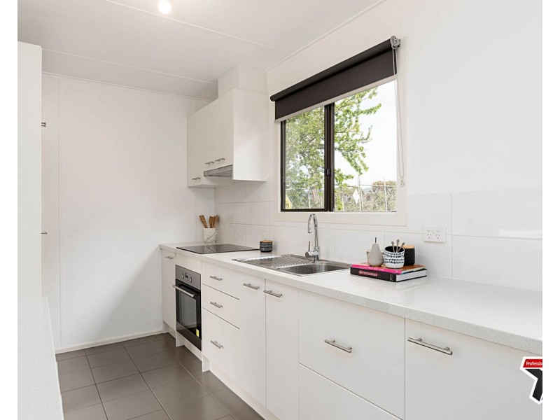 4a Nambour Drive, Mooroolbark VIC 3138