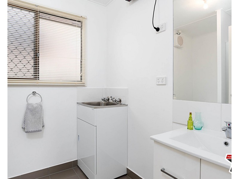 4a Nambour Drive, Mooroolbark VIC 3138