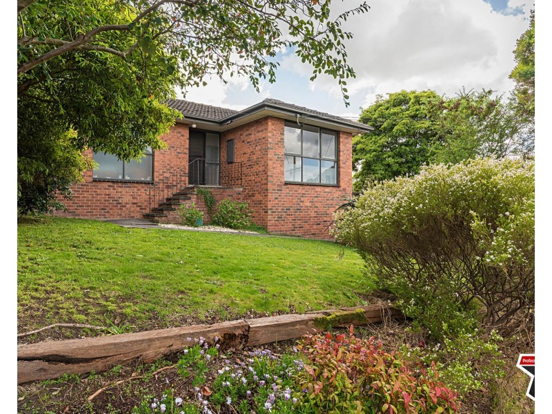 15 Selina Avenue, Mooroolbark VIC 3138