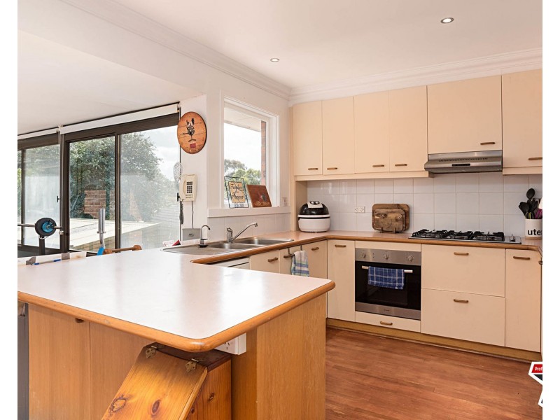 15 Selina Avenue, Mooroolbark VIC 3138