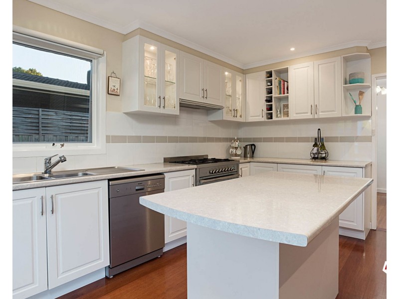 8 Blackburn Road, Mooroolbark VIC 3138