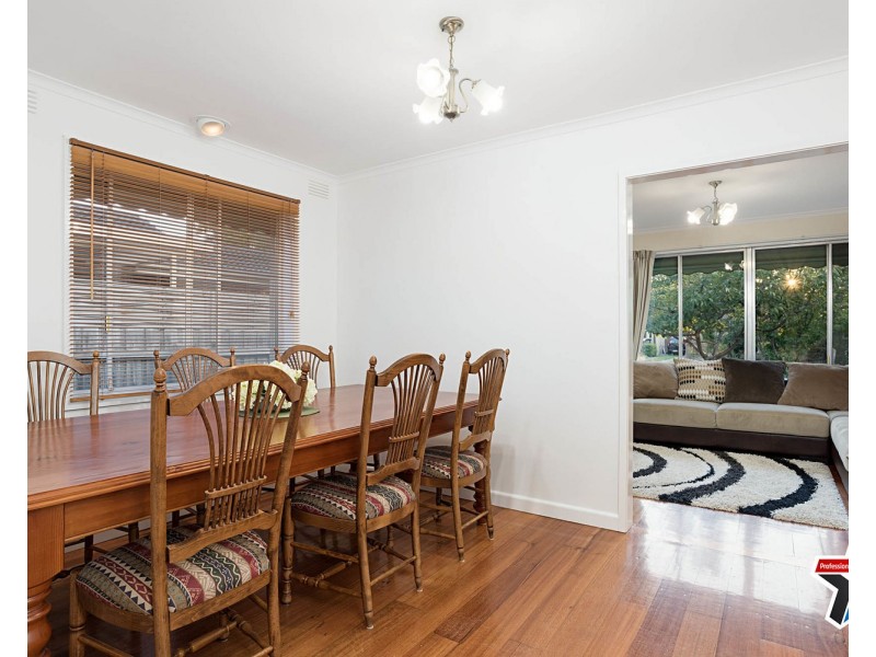 8 Blackburn Road, Mooroolbark VIC 3138