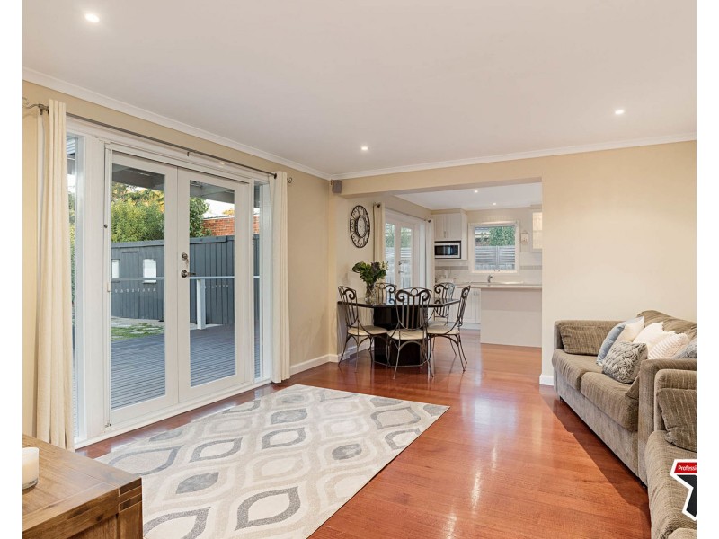 8 Blackburn Road, Mooroolbark VIC 3138