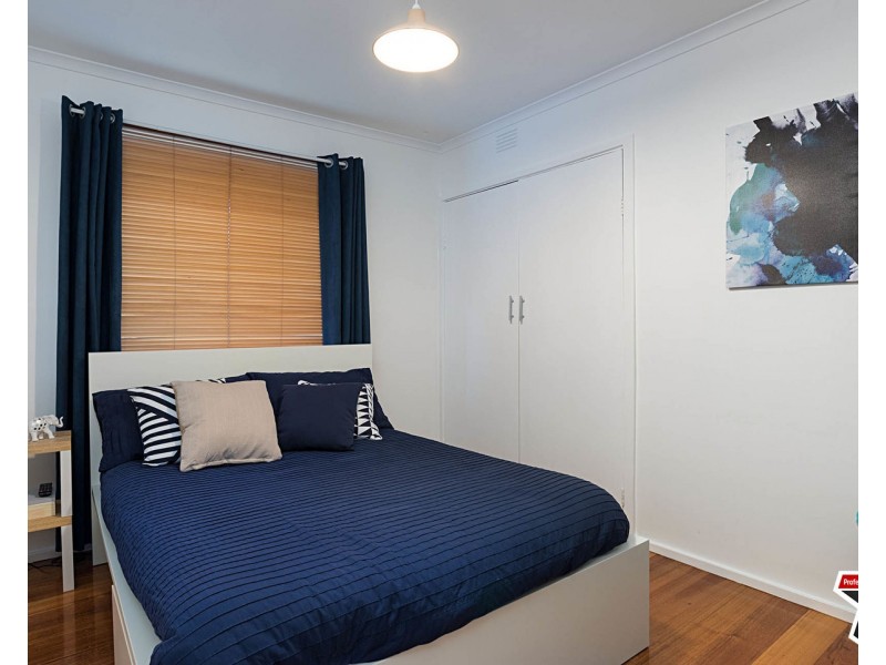 8 Blackburn Road, Mooroolbark VIC 3138