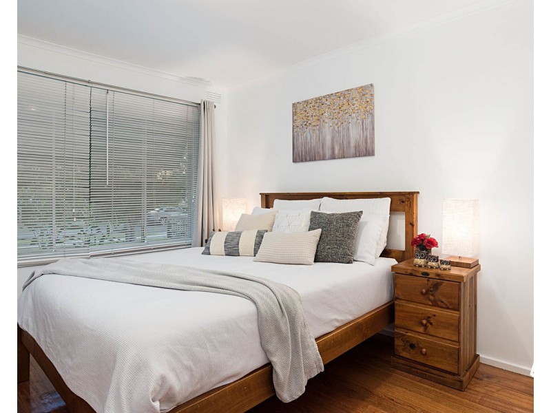 8 Blackburn Road, Mooroolbark VIC 3138