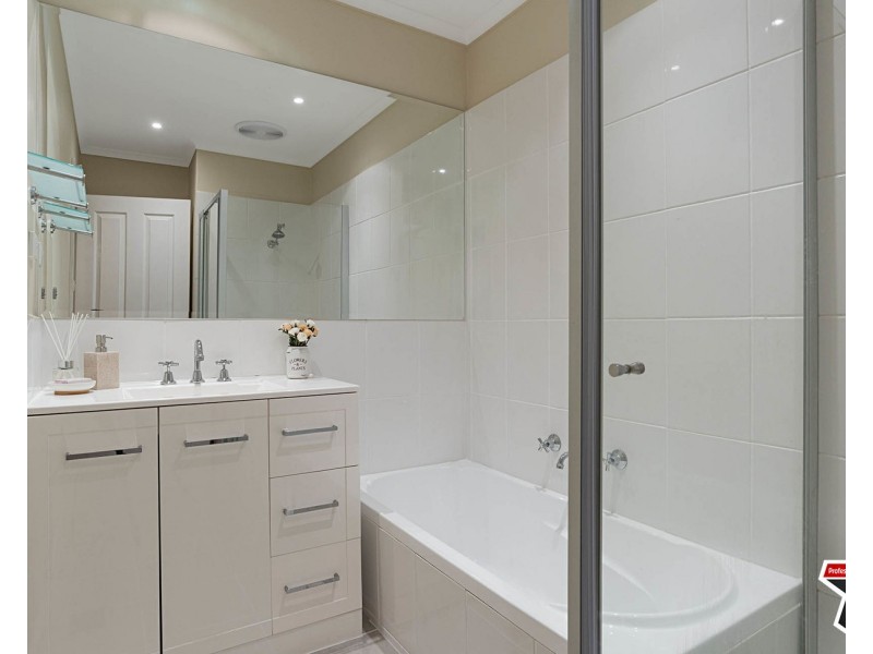 8 Blackburn Road, Mooroolbark VIC 3138