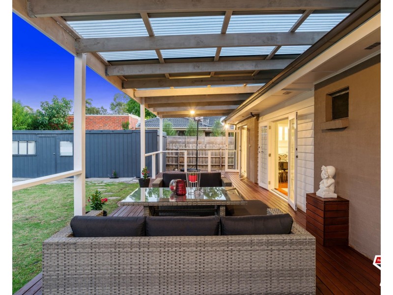 8 Blackburn Road, Mooroolbark VIC 3138