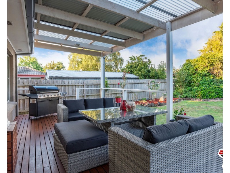 8 Blackburn Road, Mooroolbark VIC 3138