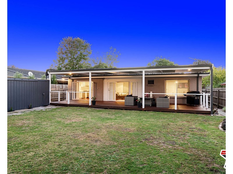 8 Blackburn Road, Mooroolbark VIC 3138