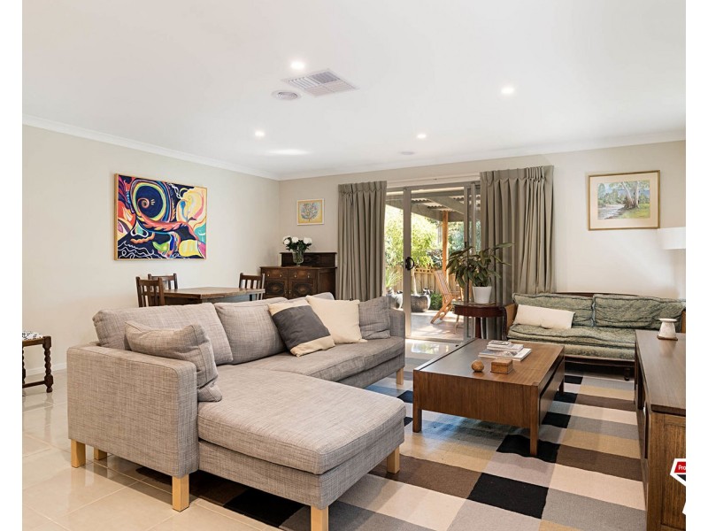 25A Taronga Crescent, Croydon VIC 3136