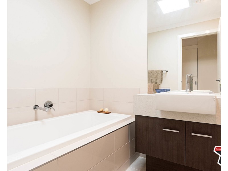25A Taronga Crescent, Croydon VIC 3136