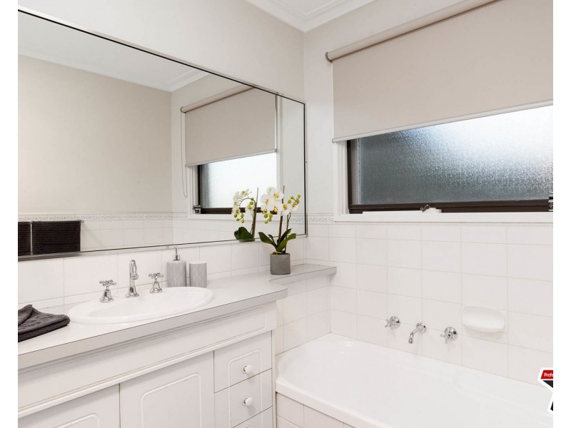 5 Grandvalley Drive, Chirnside Park VIC 3116