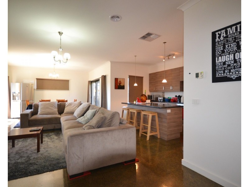 124a Edward Road, Chirnside Park VIC 3116