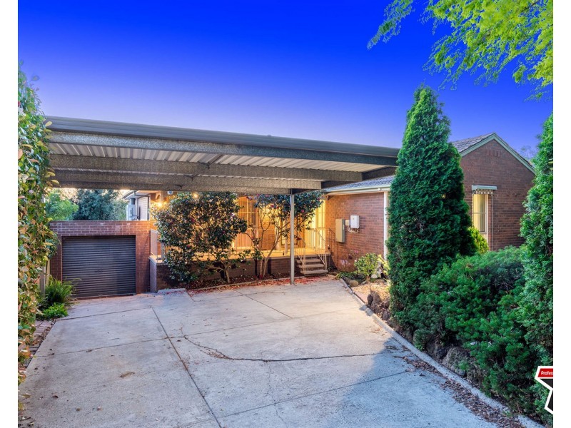 12 Chinook Crescent, Mooroolbark VIC 3138