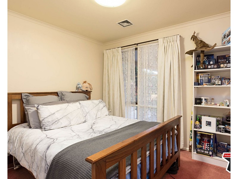 12 Chinook Crescent, Mooroolbark VIC 3138