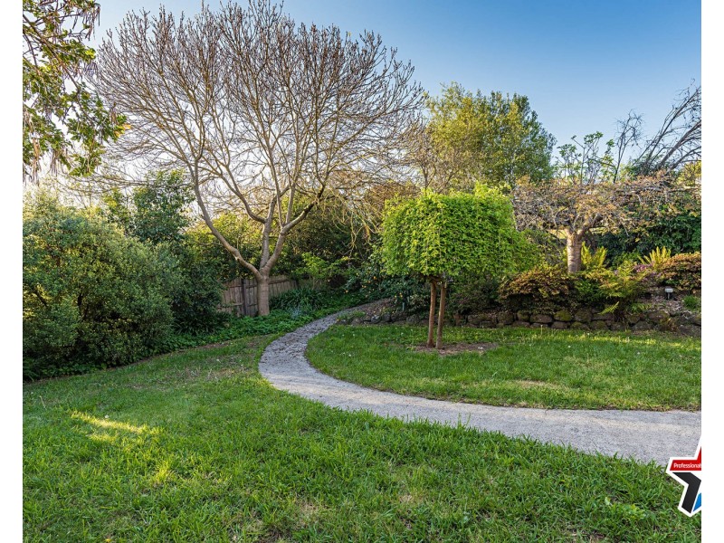 12 Chinook Crescent, Mooroolbark VIC 3138