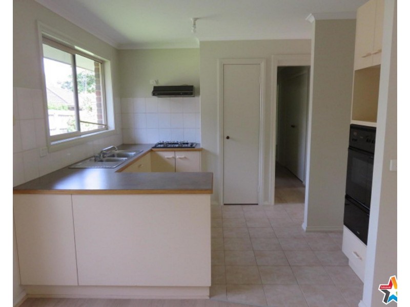 2/2 Colchester Road, Kilsyth VIC 3137