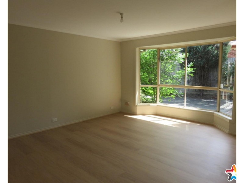 2/2 Colchester Road, Kilsyth VIC 3137