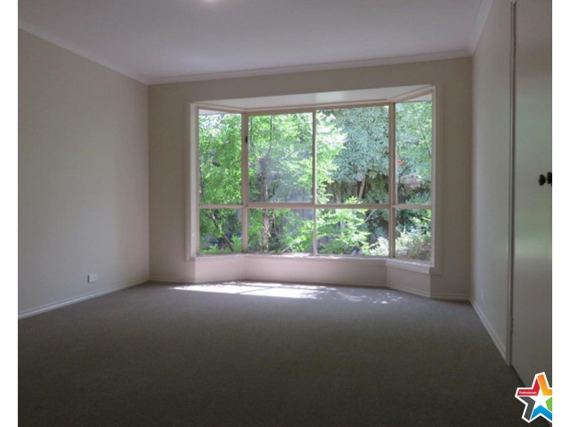 2/2 Colchester Road, Kilsyth VIC 3137