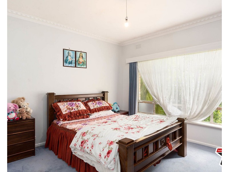 194 Lincoln Road, Croydon VIC 3136