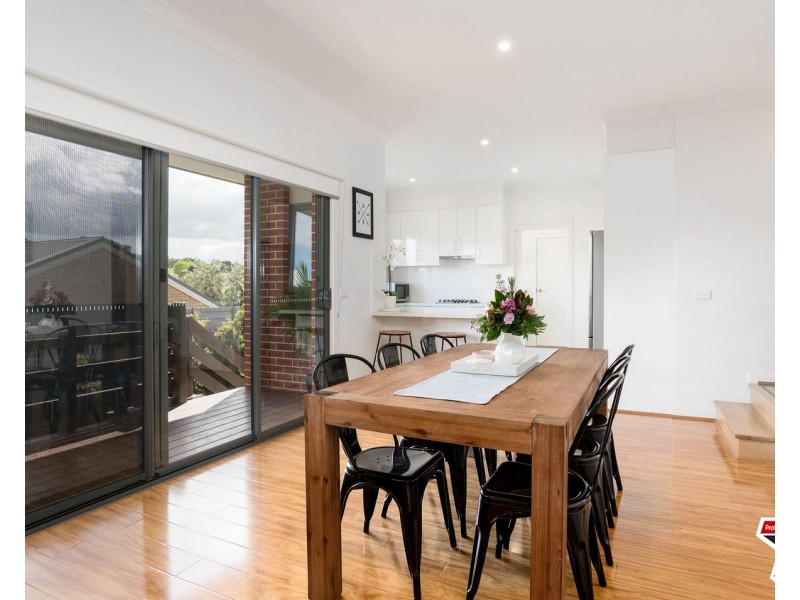 19a Sheldon Avenue, Mooroolbark VIC 3138