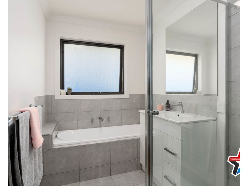 19a Sheldon Avenue, Mooroolbark VIC 3138