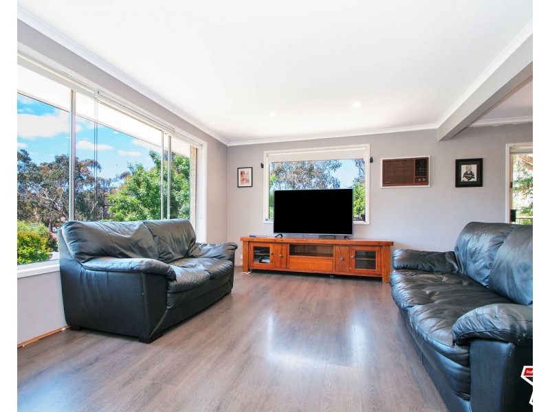 6 Selina Avenue, Mooroolbark VIC 3138